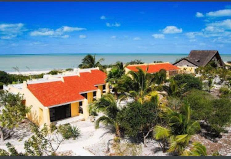 Two Bedroom Beachfront Villa セレストゥン エクステリア 写真