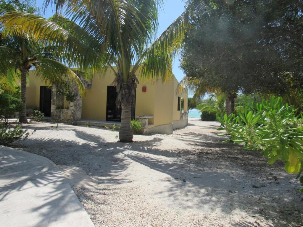 Two Bedroom Beachfront Villa セレストゥン エクステリア 写真